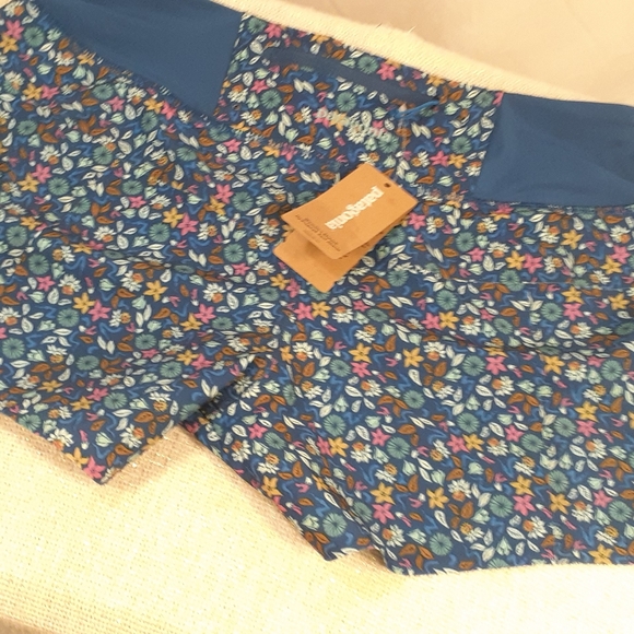 Patagonia Womens Strech Hydropeak Surf Shorts - Picture 3 of 6